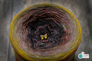 SHADOW LEAF SYMPHONY - MB19